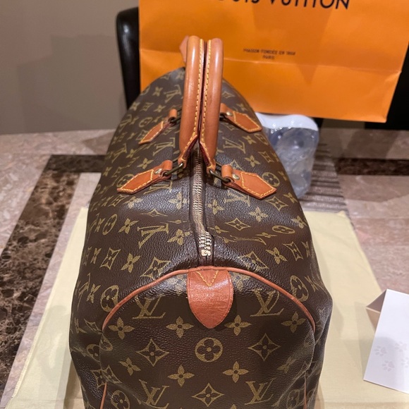 Authentic Louis Vuitton SPEEDY 40 - Picture 9 of 16